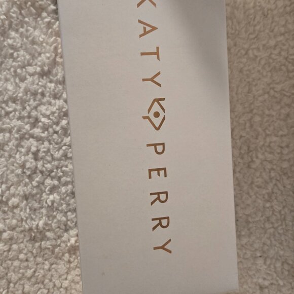 Katy Perry Shoes - Womens Size 8.5M - The Framing Low Heel Sandal GOLD - BNIB - Picture 3 of 6